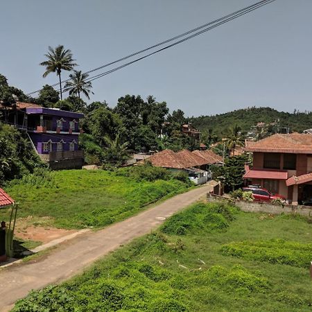 Karkera Comforts Hotel Madikeri Kültér fotó