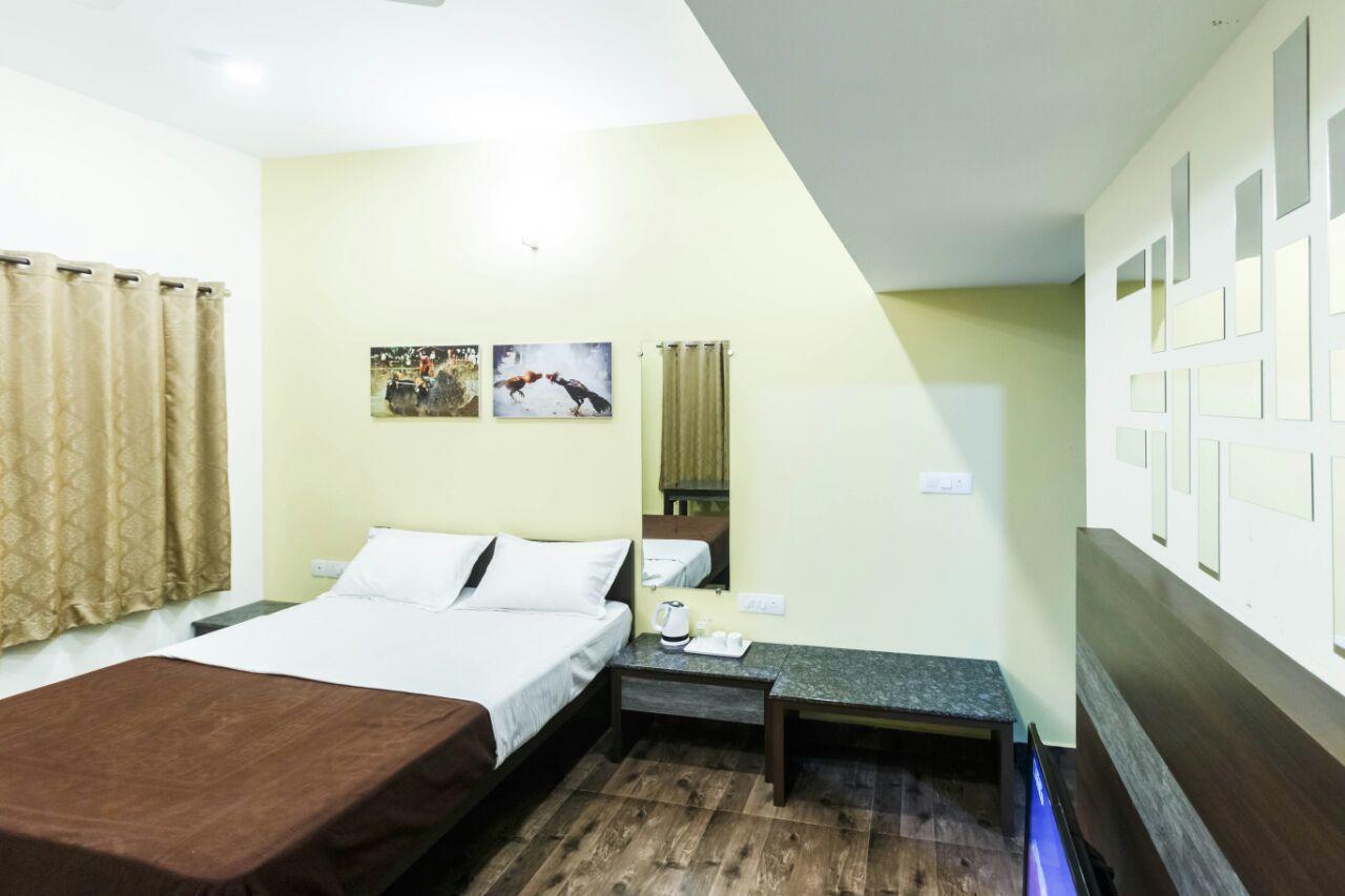Karkera Comforts Hotel Madikeri Kültér fotó
