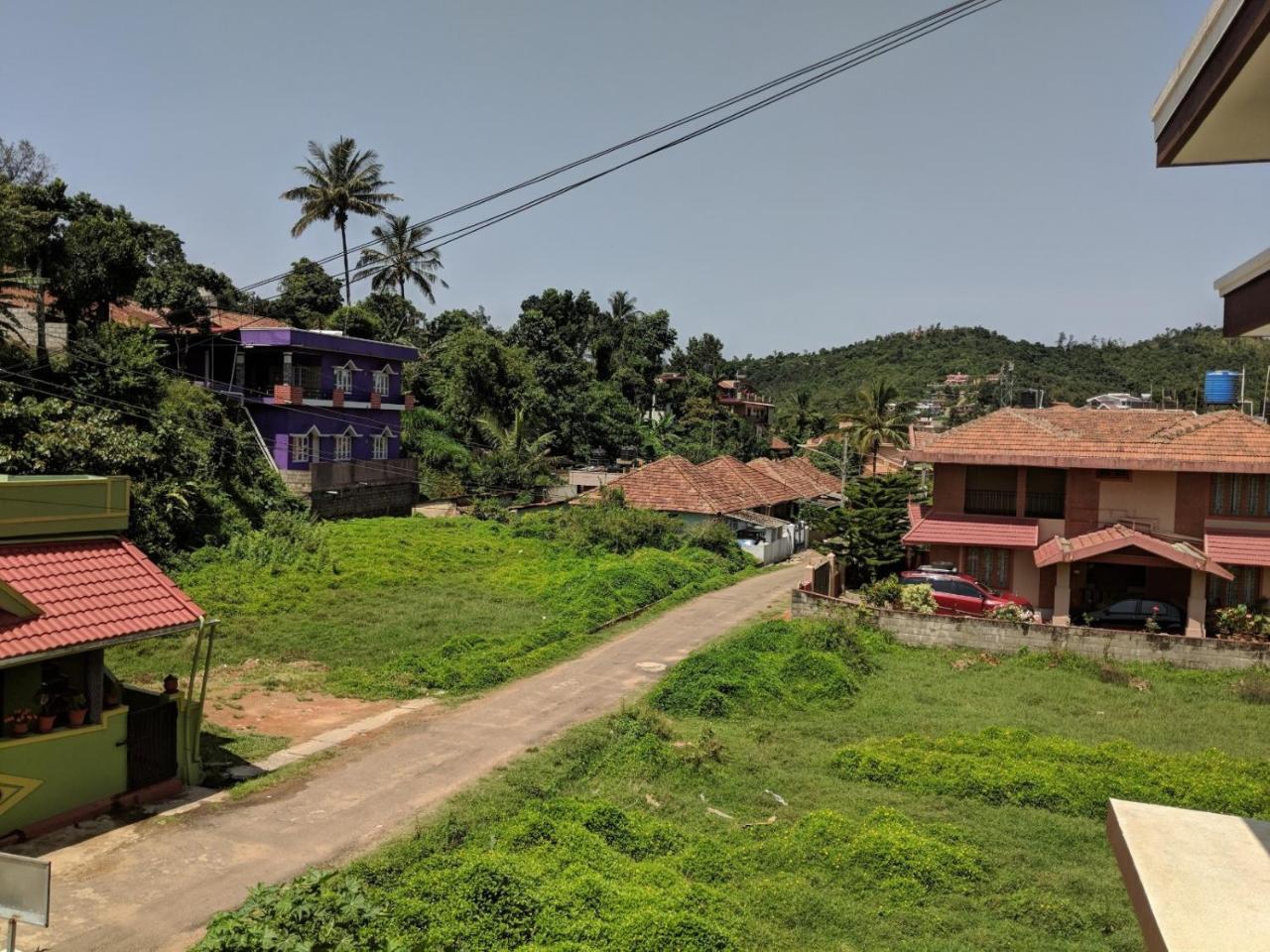 Karkera Comforts Hotel Madikeri Kültér fotó